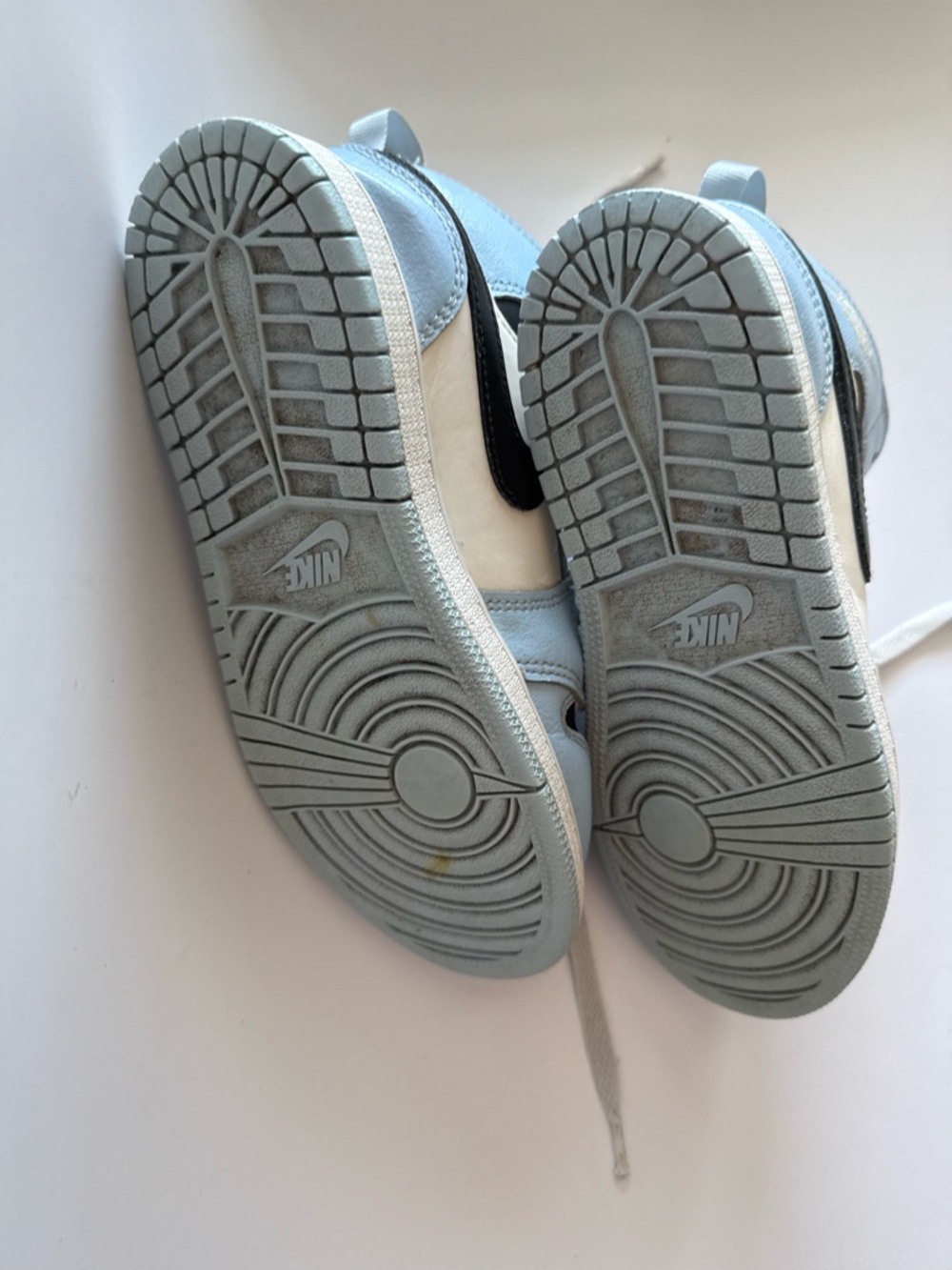 Nike Kids Air Jordan 1 Mid Blue and White Sneakers in size 2Y - Picture 7 of 8